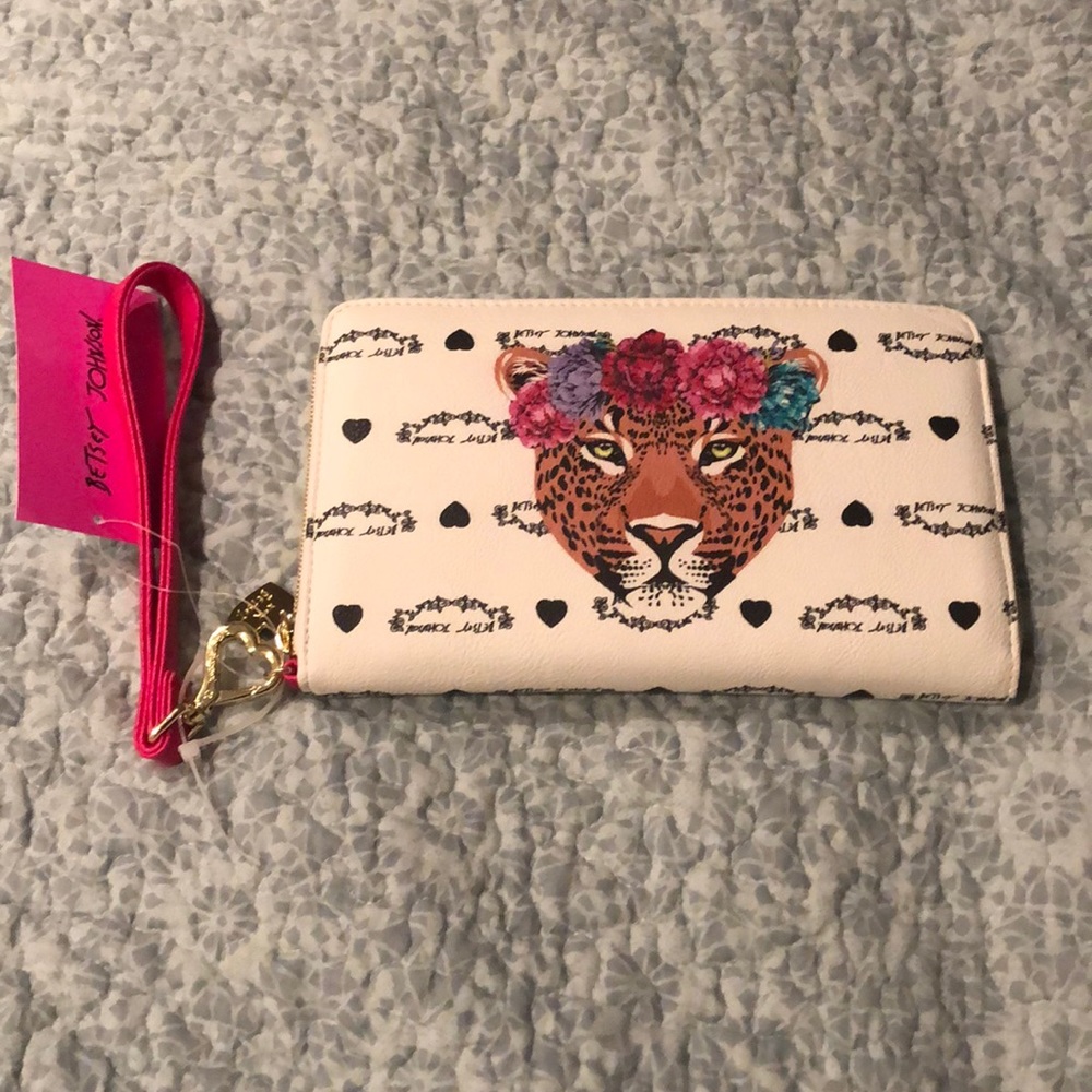 *NWT* Tiger Betsey Johnson Wristlet!